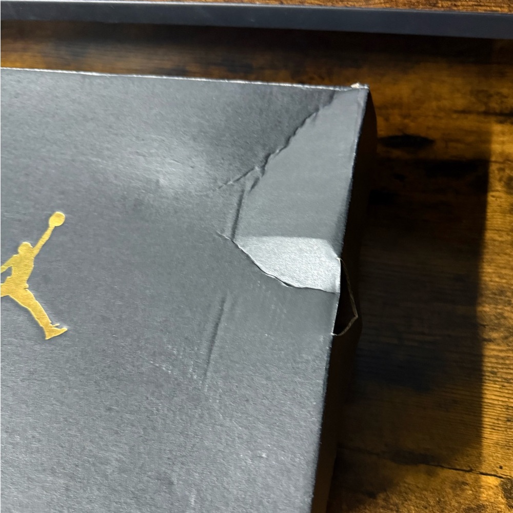 Nike Air Jordan 1 Mid Taxi Yellow Black Athletic Shoes Size 13 Men's 554724-701 - Picture 6 of 7